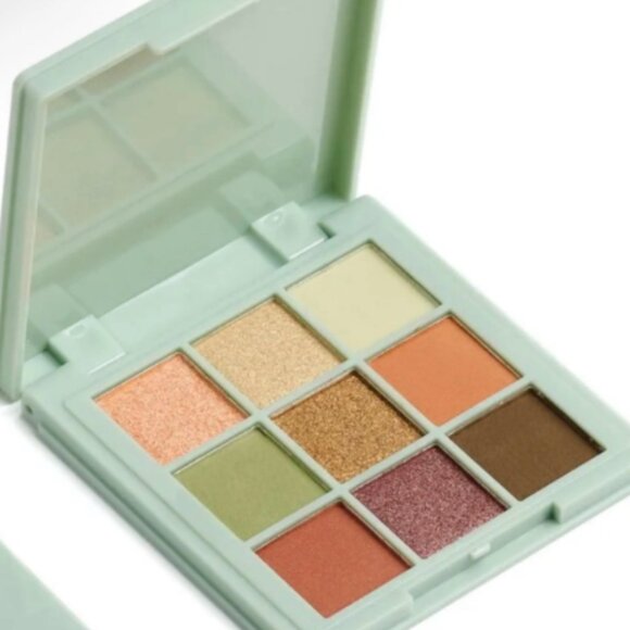 Brand New GLOWCORE Mystic Earth Eyeshadow Palette - Picture 3 of 11